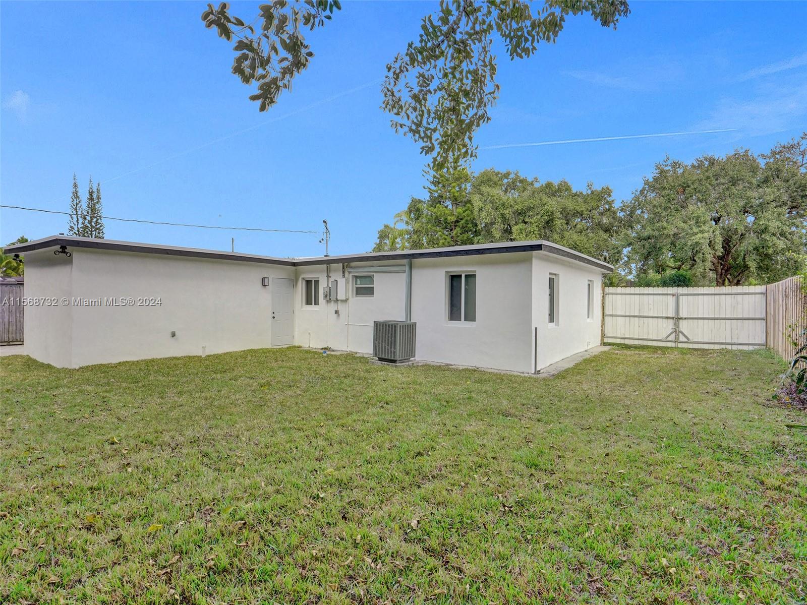 MIAMI GARDENS ESTATES SEC - Residential