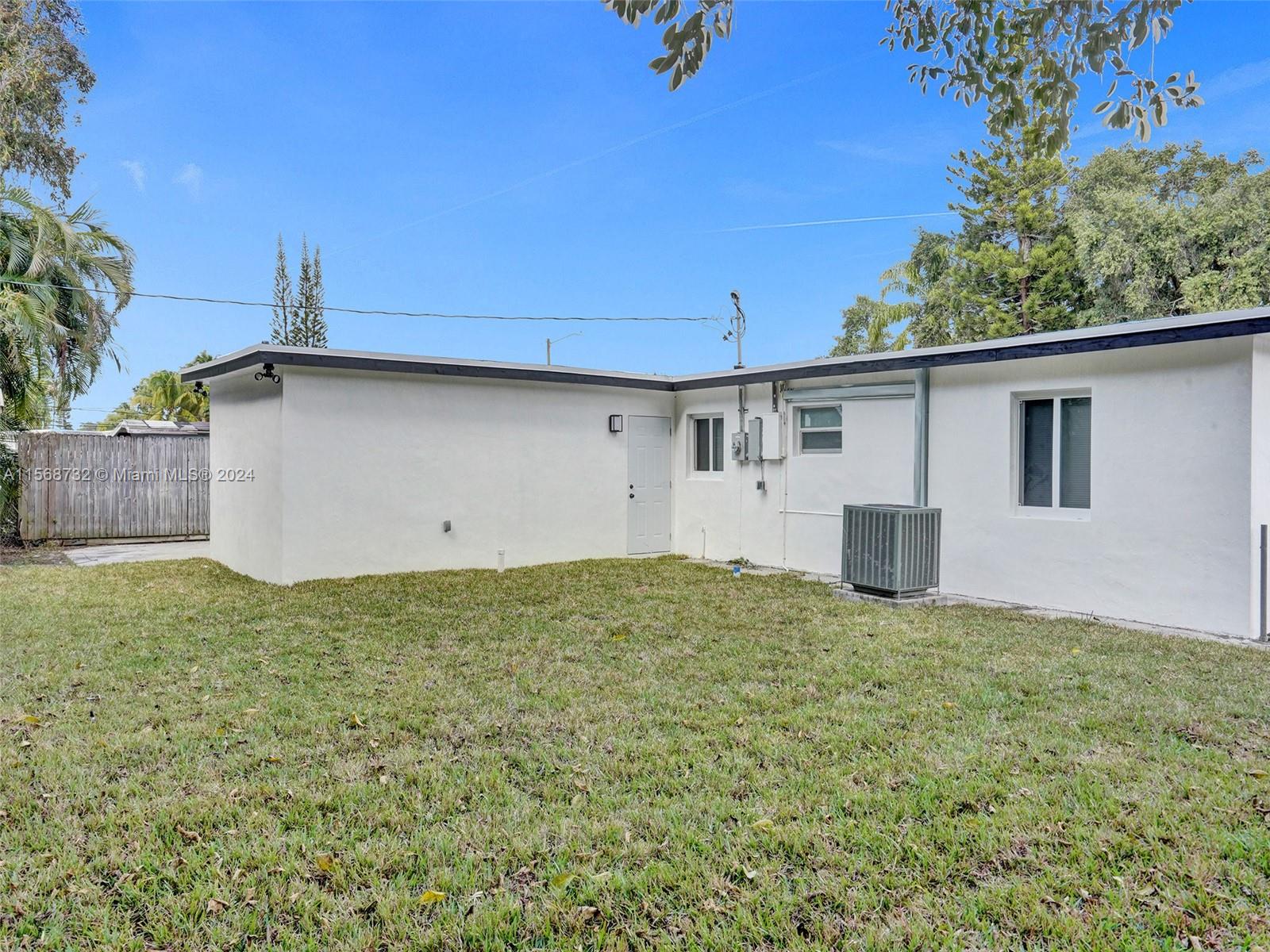 MIAMI GARDENS ESTATES SEC - Residential
