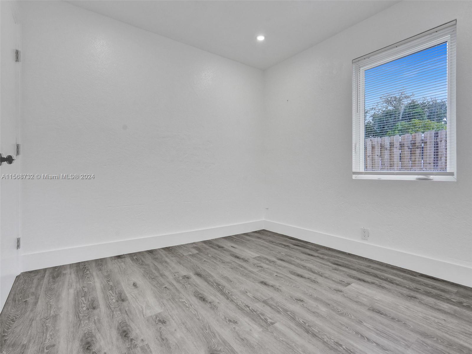 MIAMI GARDENS ESTATES SEC - Residential