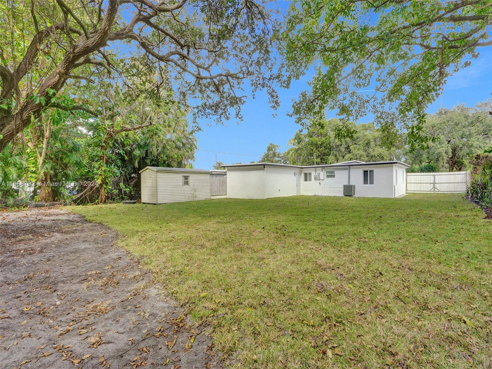MIAMI GARDENS ESTATES SEC - Residential