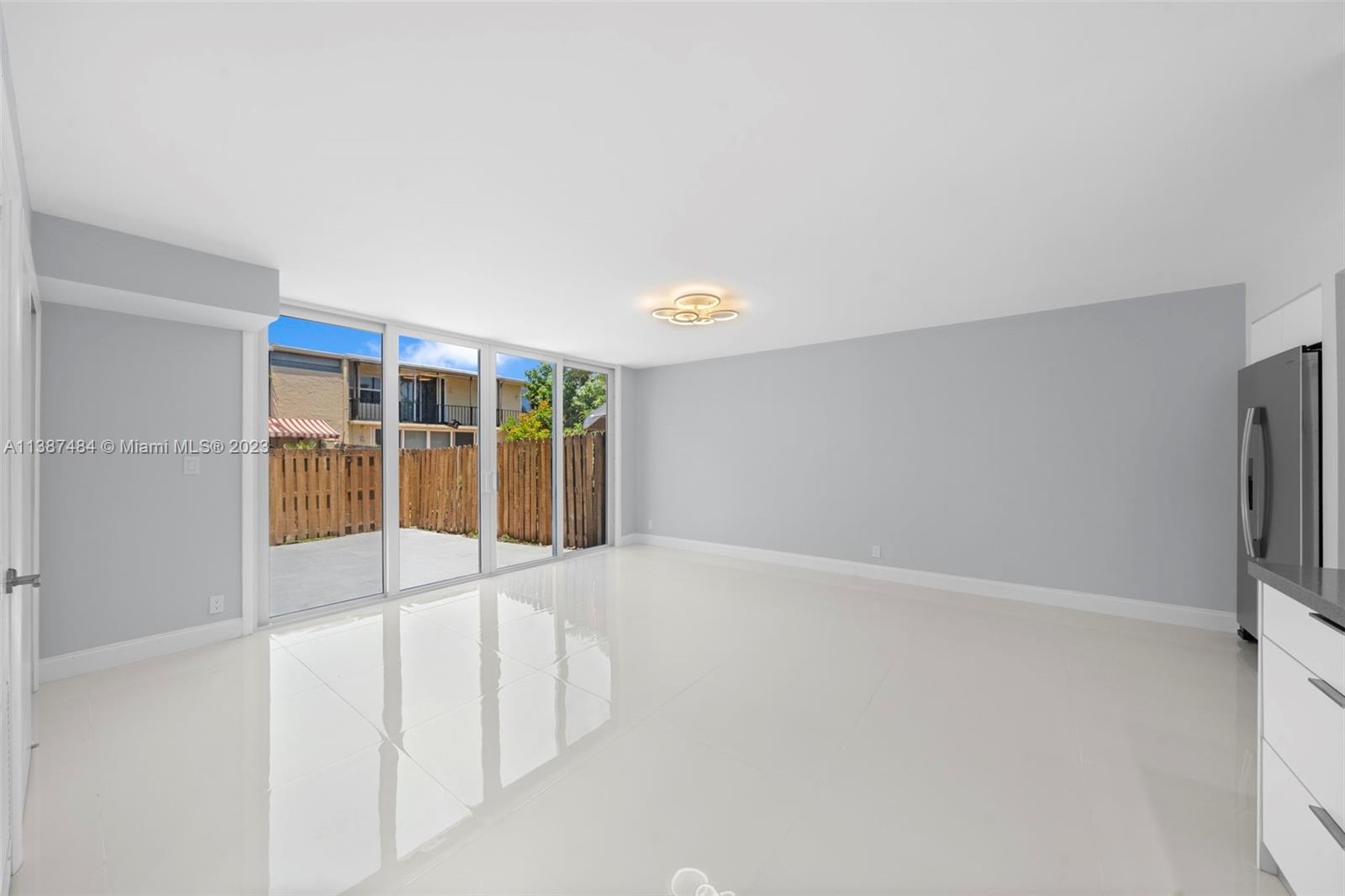 VENETIAN PARK III CONDO - Residential Lease