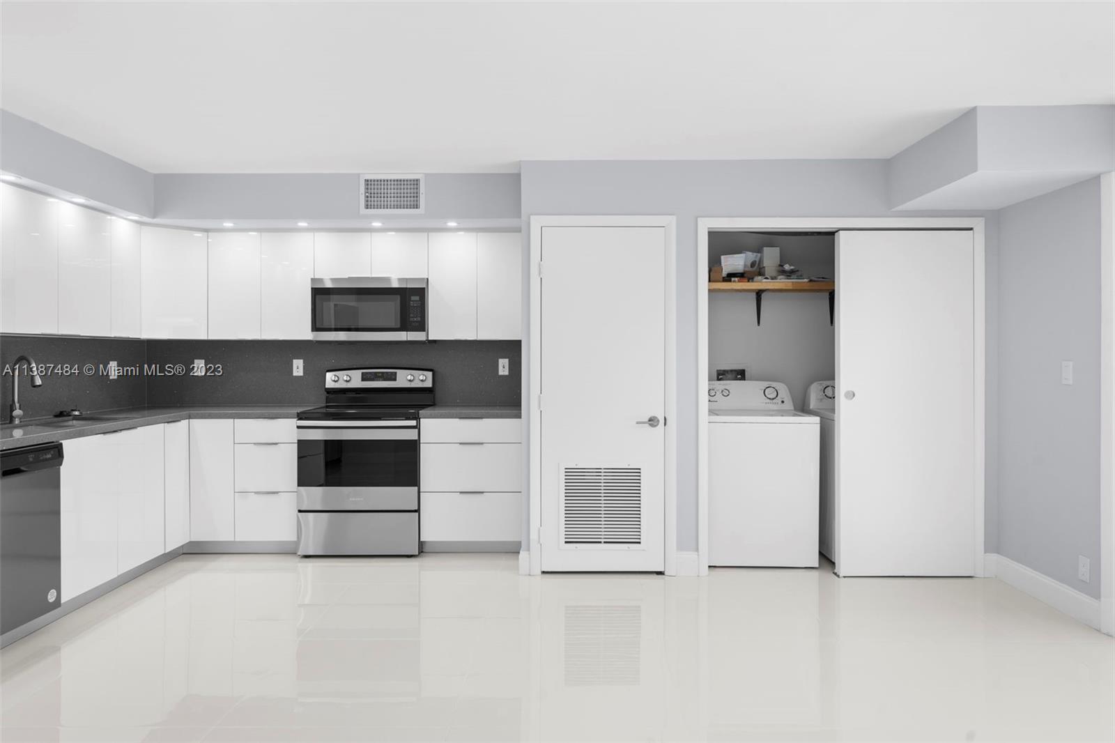 VENETIAN PARK III CONDO - Residential Lease