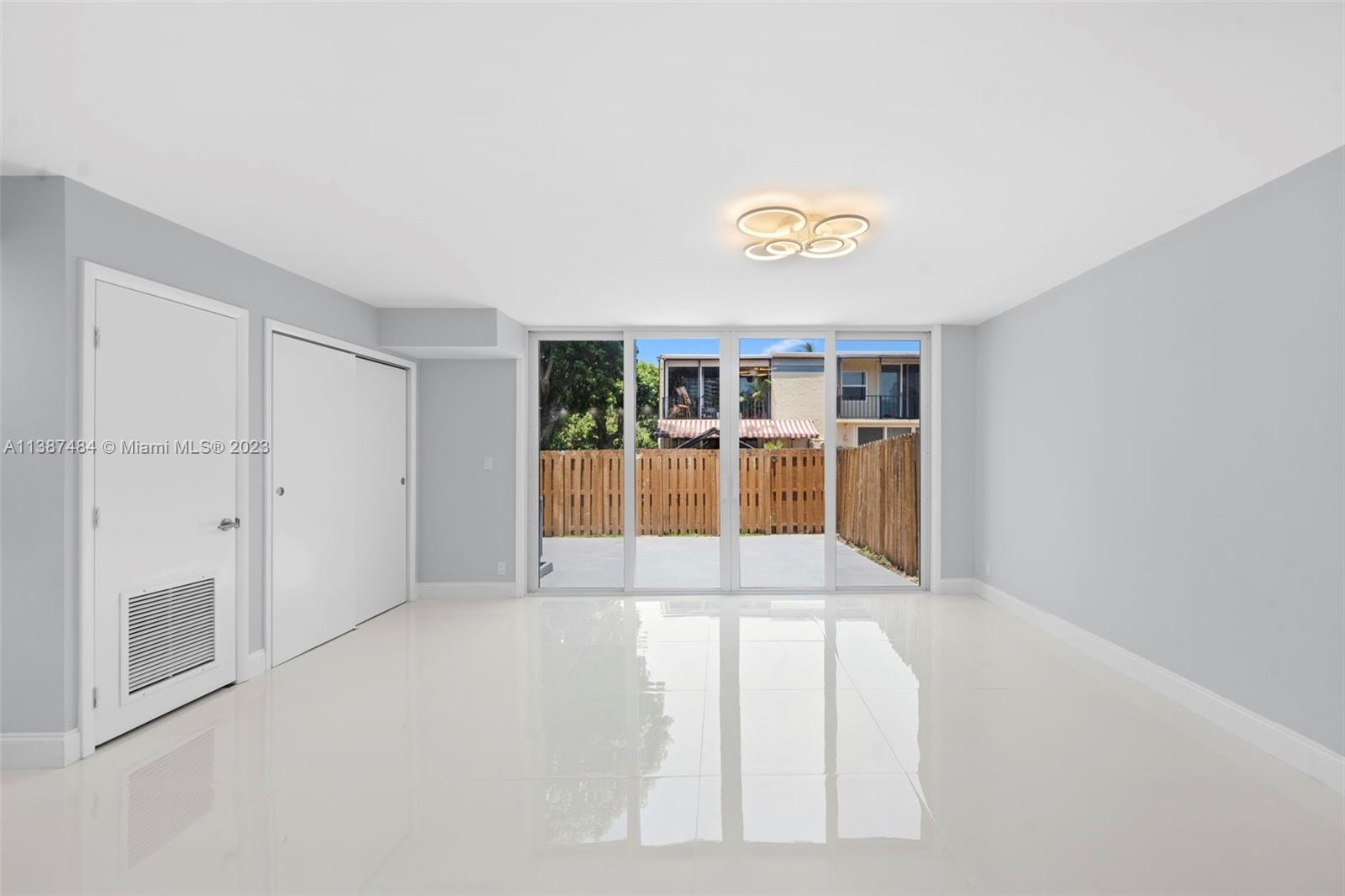VENETIAN PARK III CONDO - Residential Lease