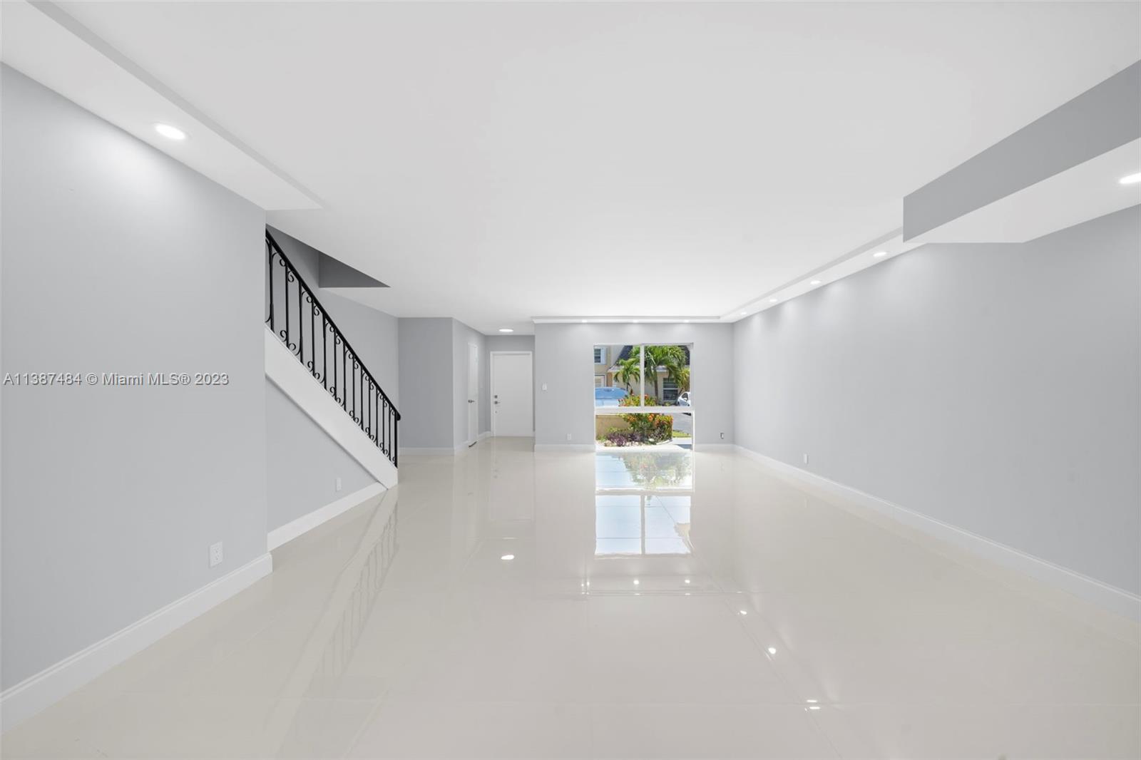 VENETIAN PARK III CONDO - Residential Lease
