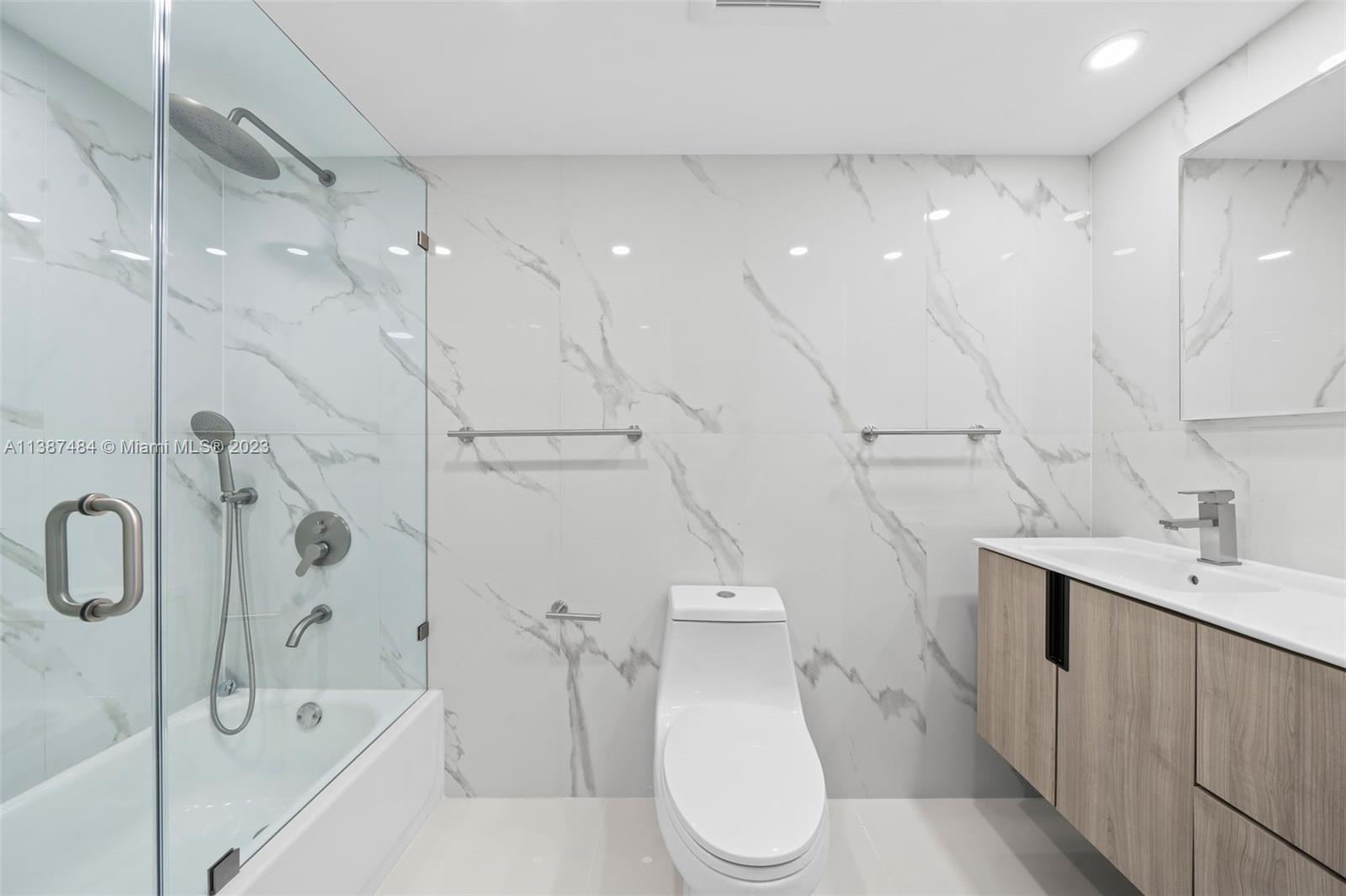 VENETIAN PARK III CONDO - Residential Lease