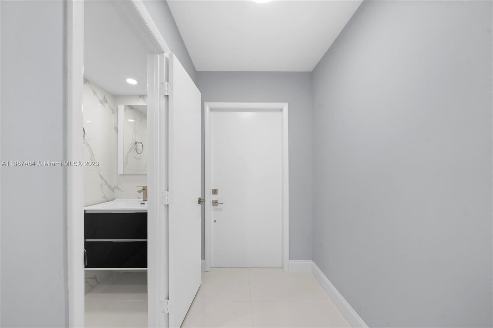 VENETIAN PARK III CONDO - Residential Lease