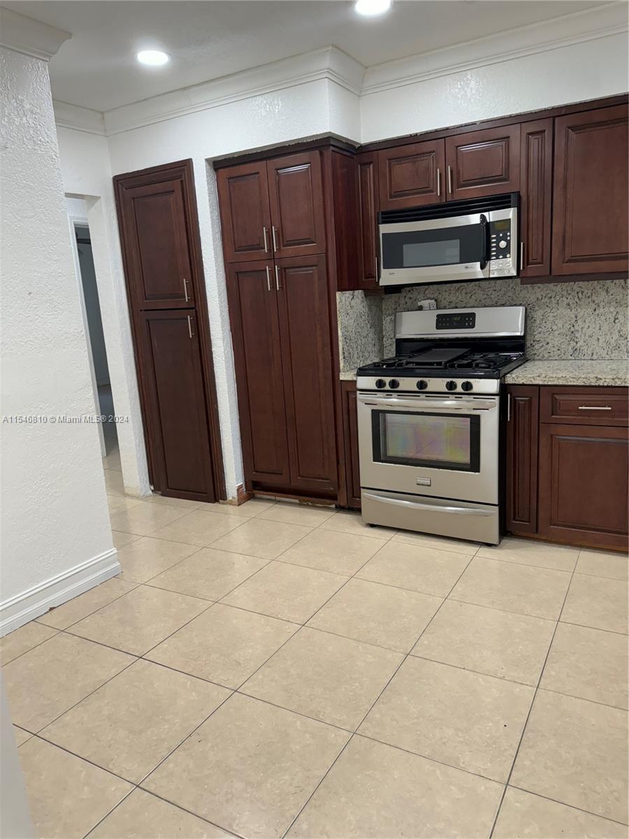 CORAL GABLES FLAGLER ST S - Residential