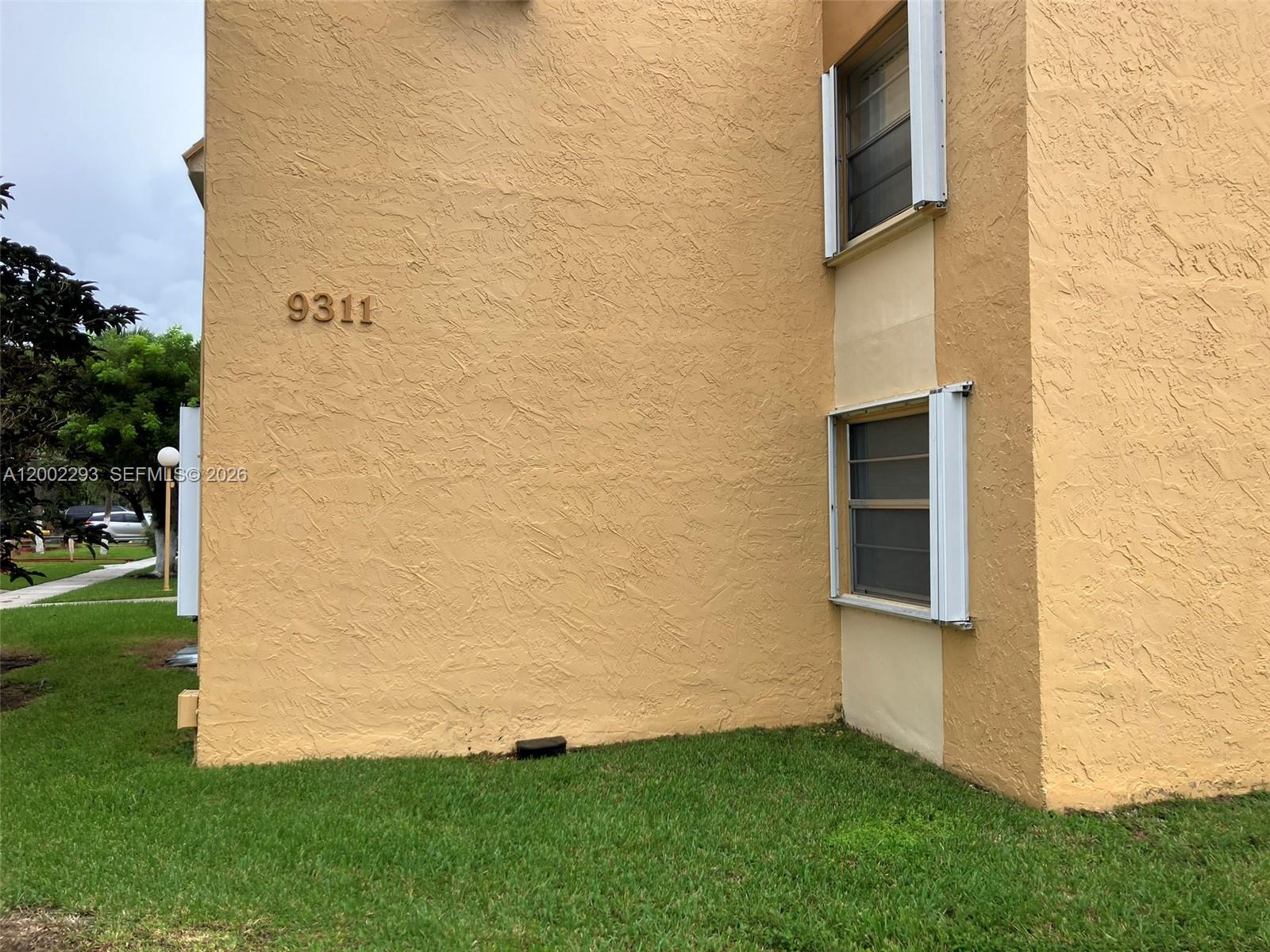 SOUTH WINDS CONDO - Residential
