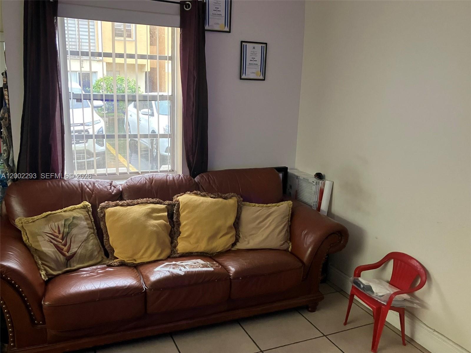SOUTH WINDS CONDO - Residential