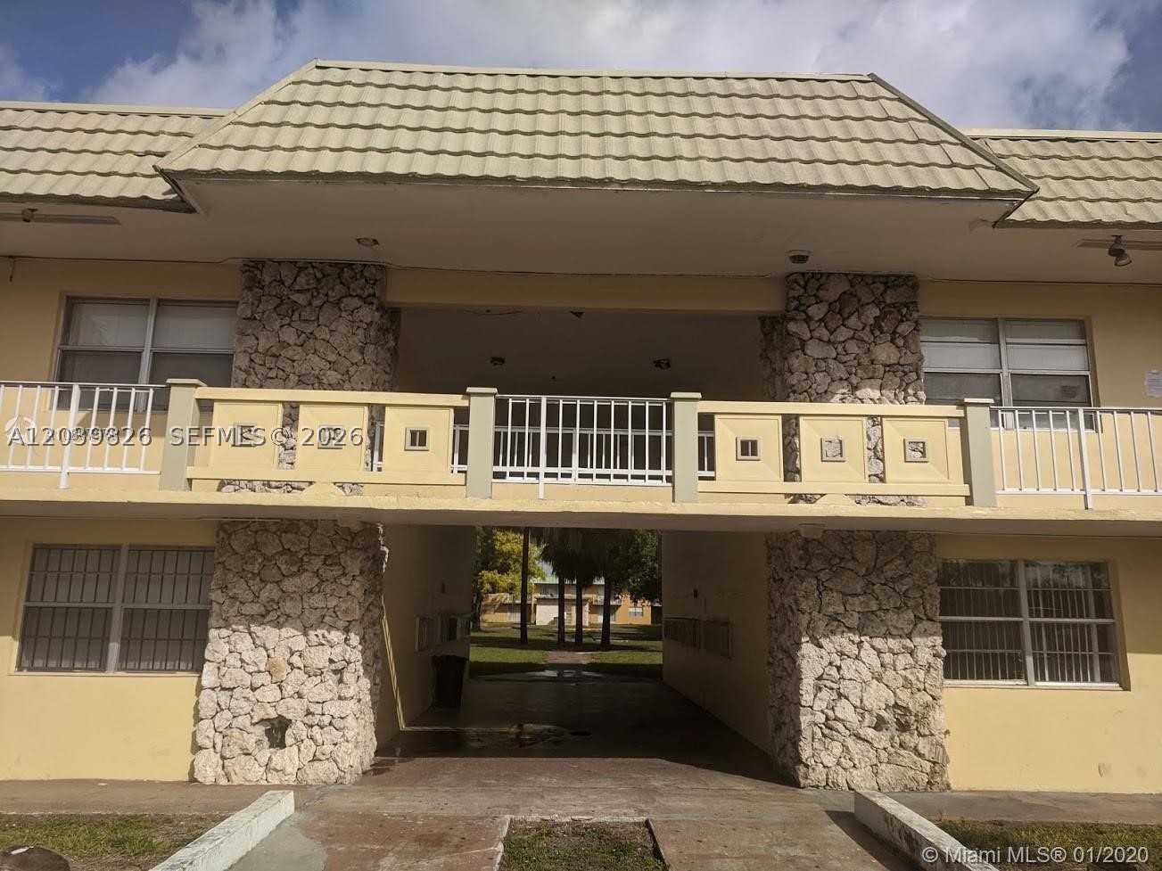NEW WORLD CONDO APTS IV - Residential