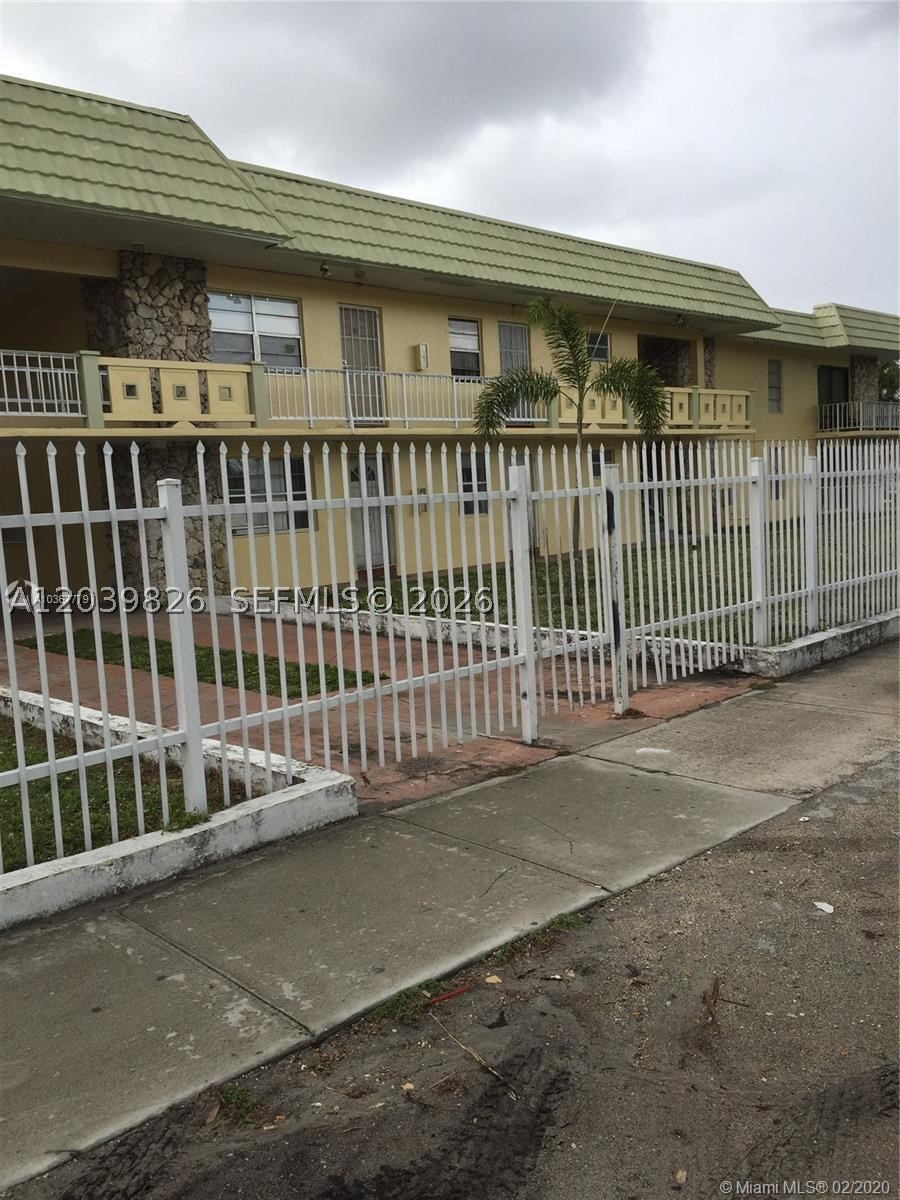NEW WORLD CONDO APTS IV - Residential