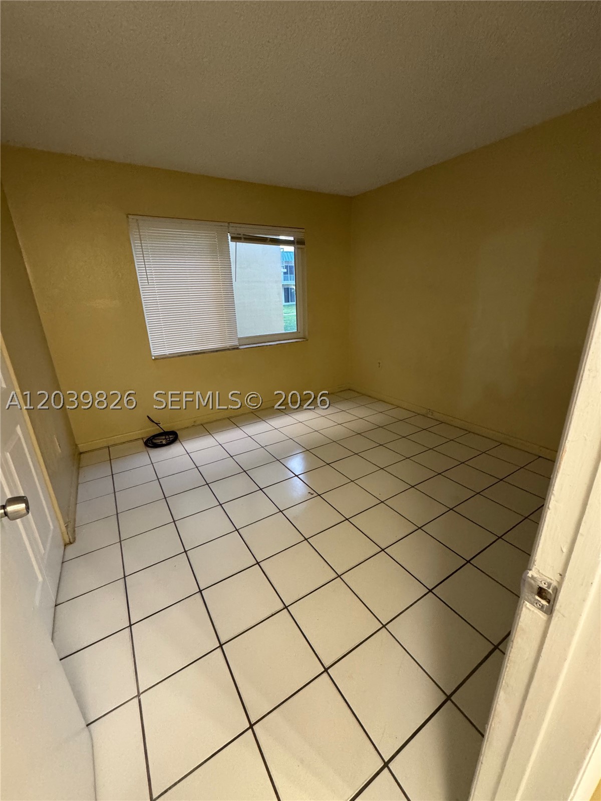 NEW WORLD CONDO APTS IV - Residential