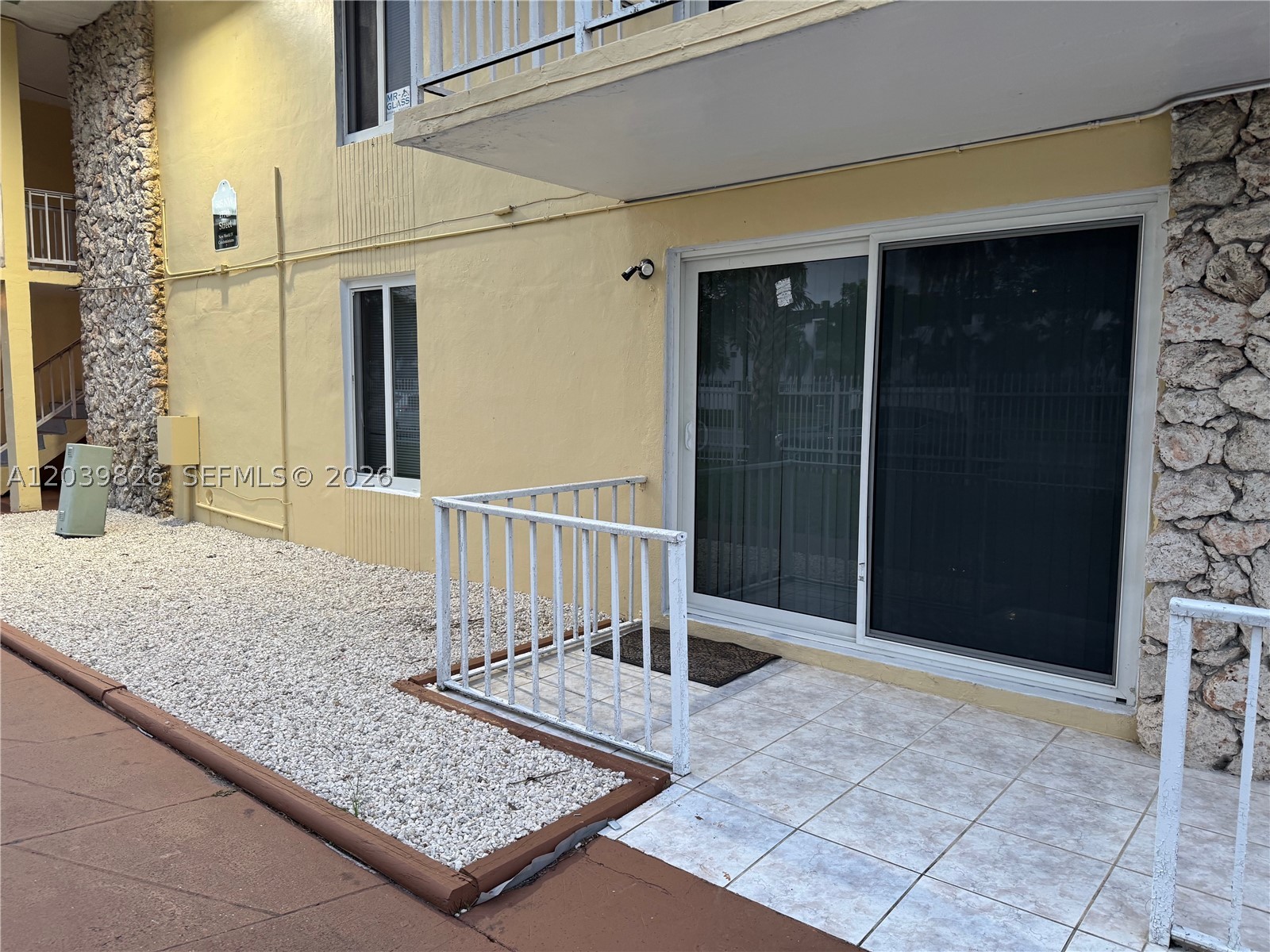 NEW WORLD CONDO APTS IV - Residential
