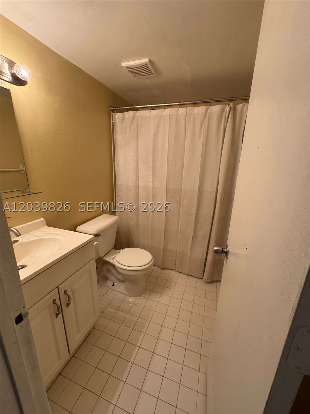 NEW WORLD CONDO APTS IV - Residential