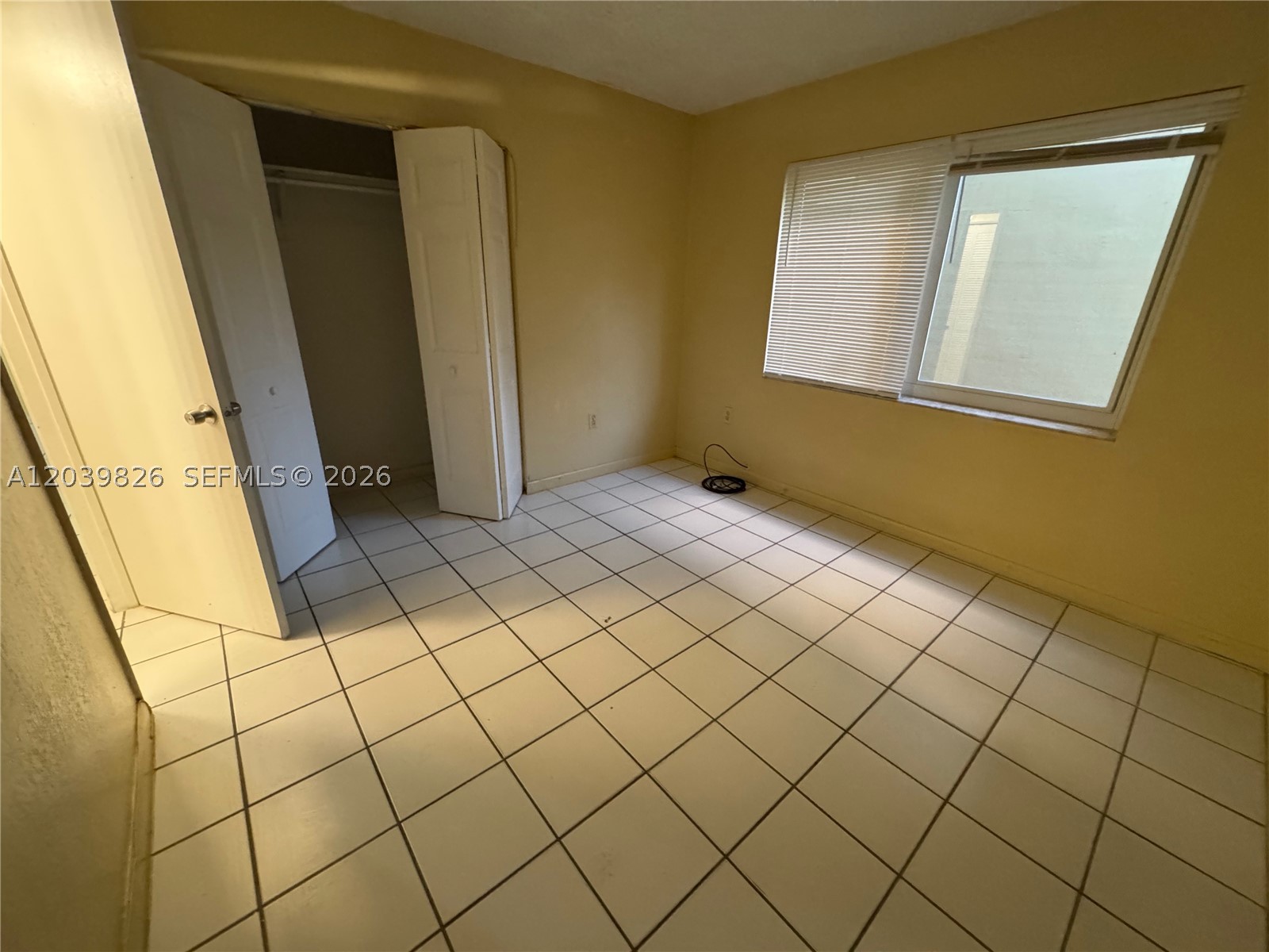 NEW WORLD CONDO APTS IV - Residential