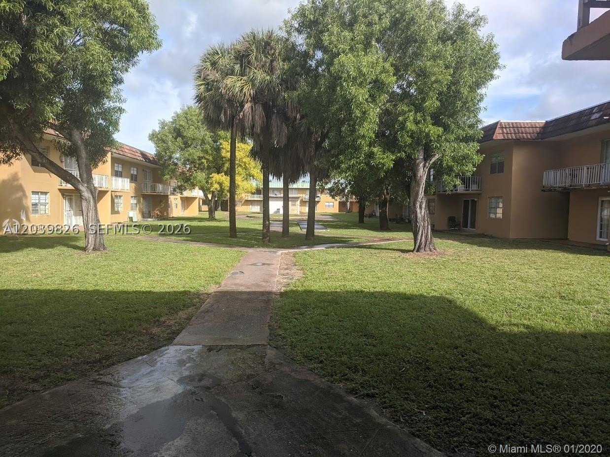 NEW WORLD CONDO APTS IV - Residential