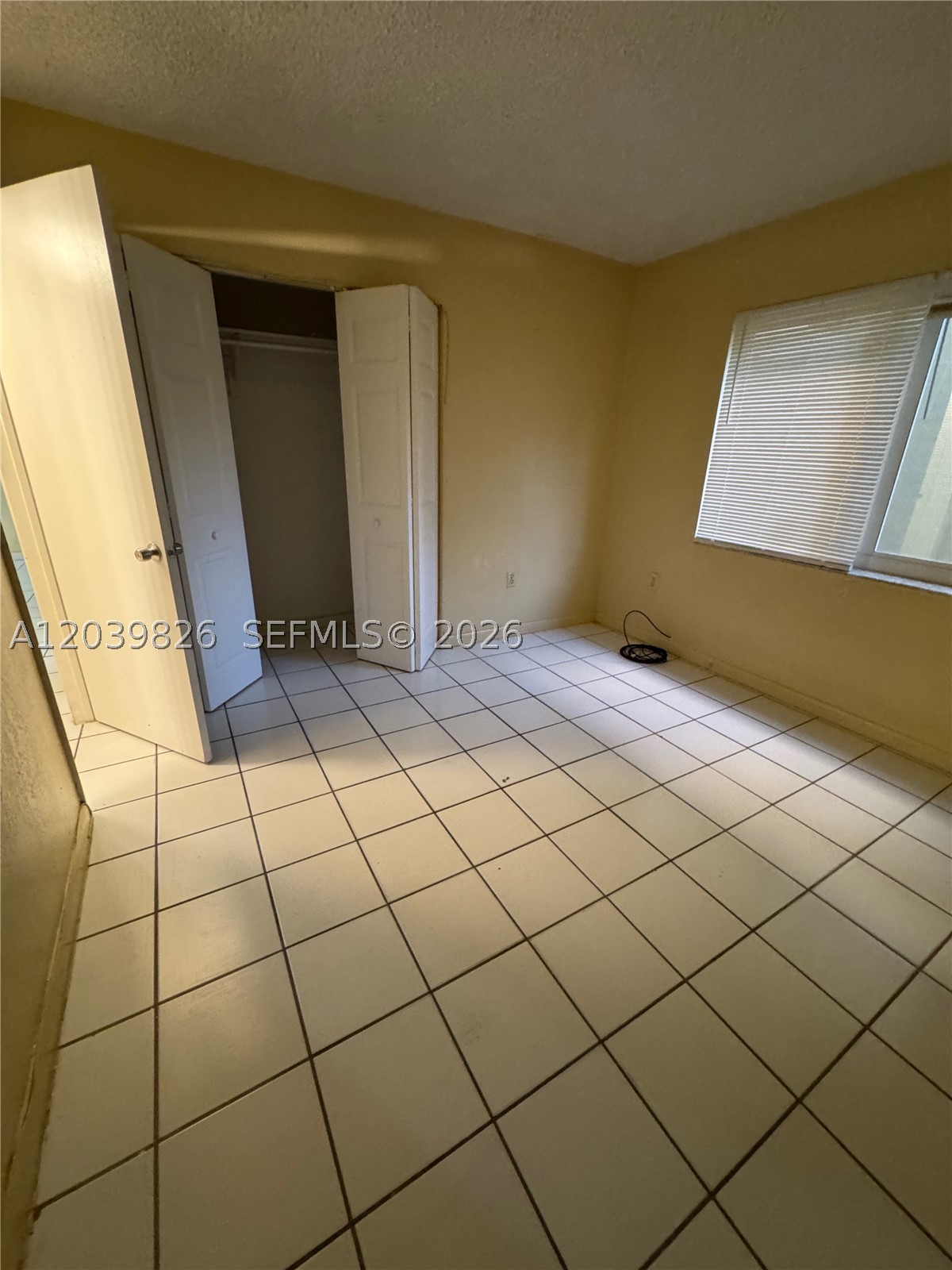 NEW WORLD CONDO APTS IV - Residential