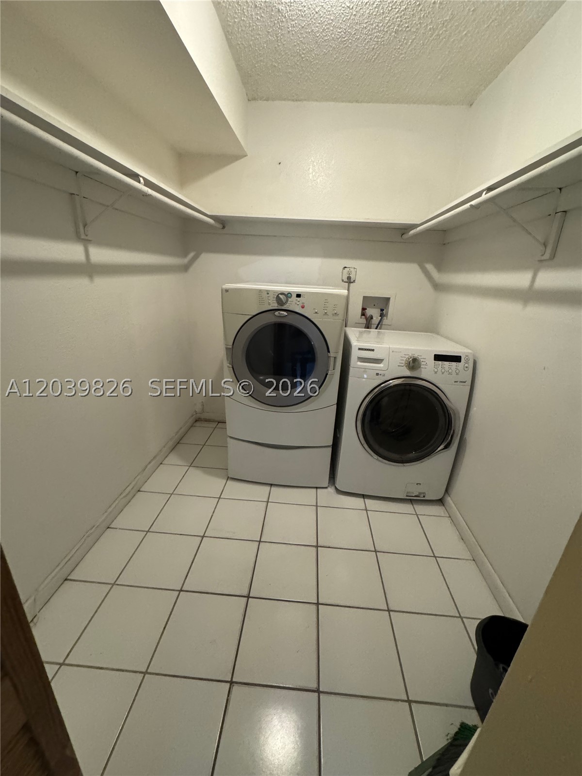 NEW WORLD CONDO APTS IV - Residential