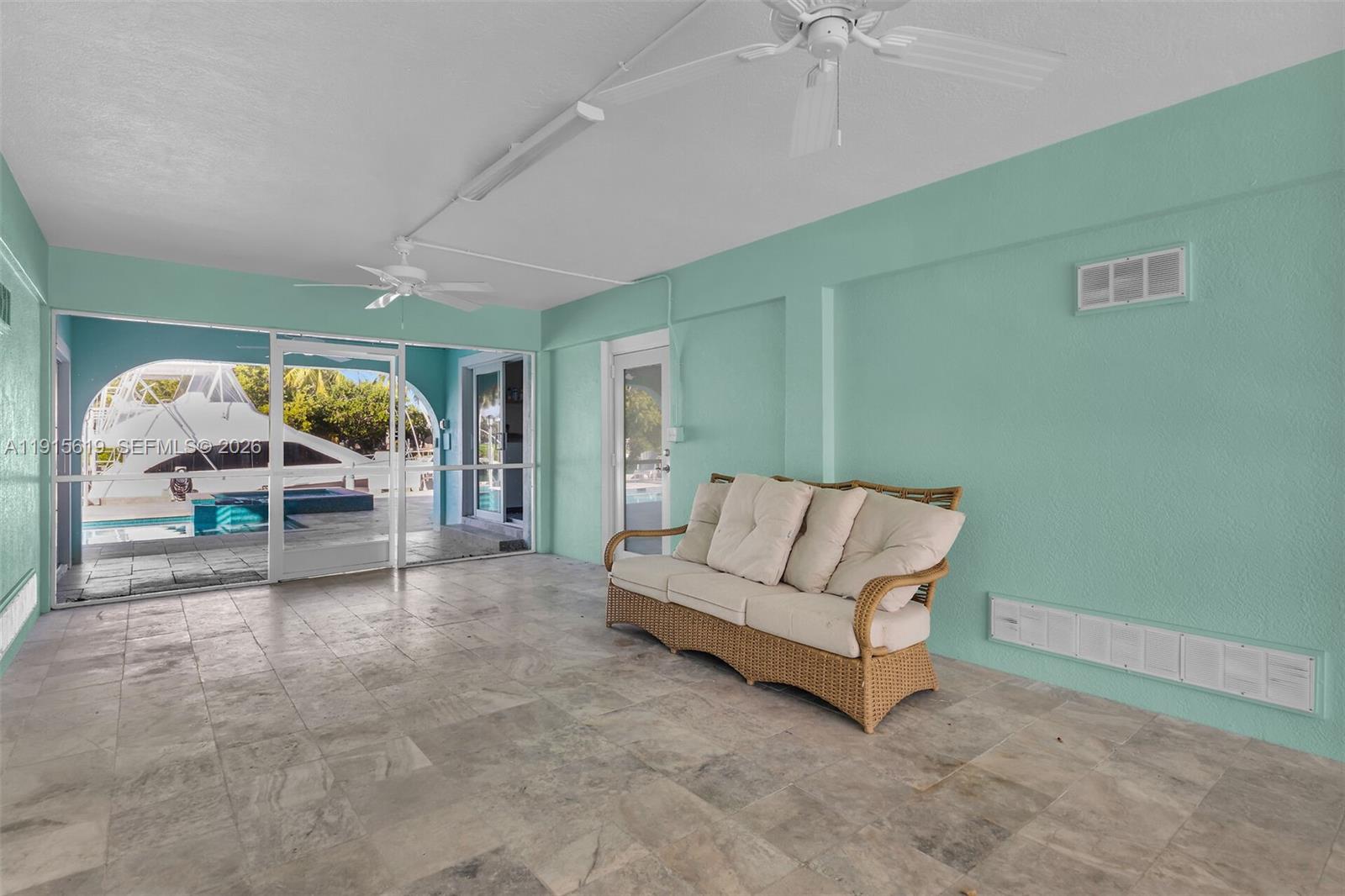 PLANTATION ISLAND - Residential