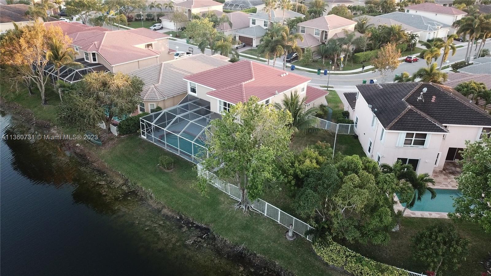 WYNDHAM LAKES CENTRAL - Residential