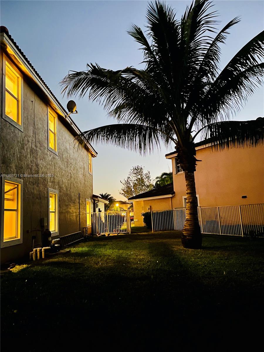WYNDHAM LAKES CENTRAL - Residential