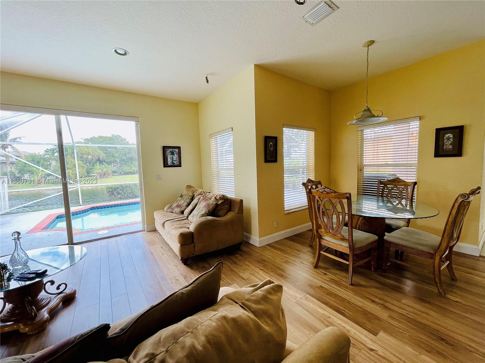 WYNDHAM LAKES CENTRAL - Residential