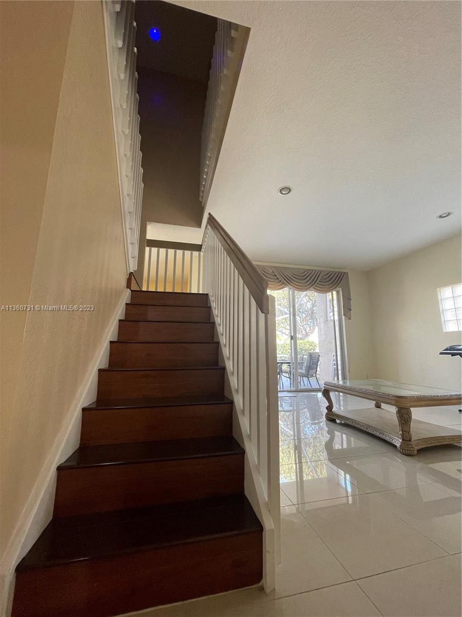 WYNDHAM LAKES CENTRAL - Residential