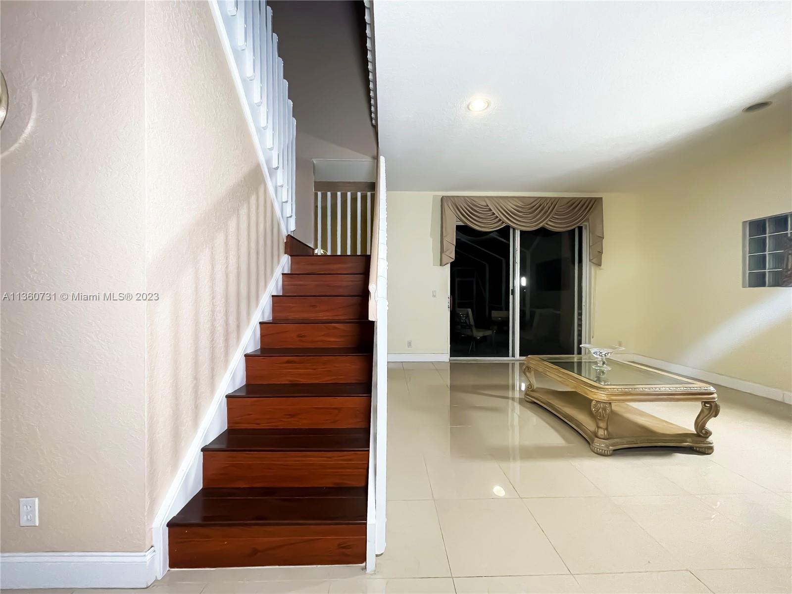 WYNDHAM LAKES CENTRAL - Residential