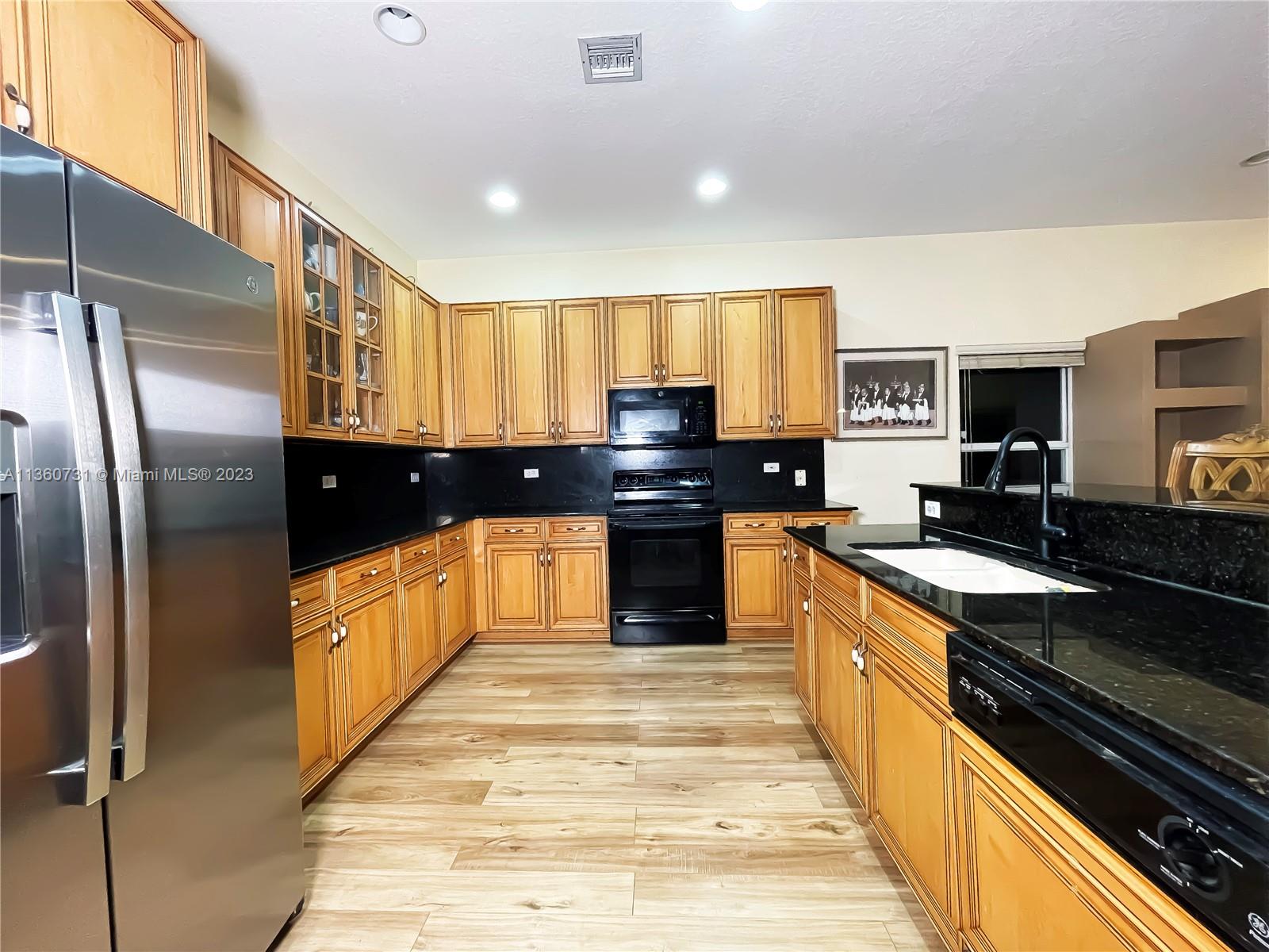 WYNDHAM LAKES CENTRAL - Residential
