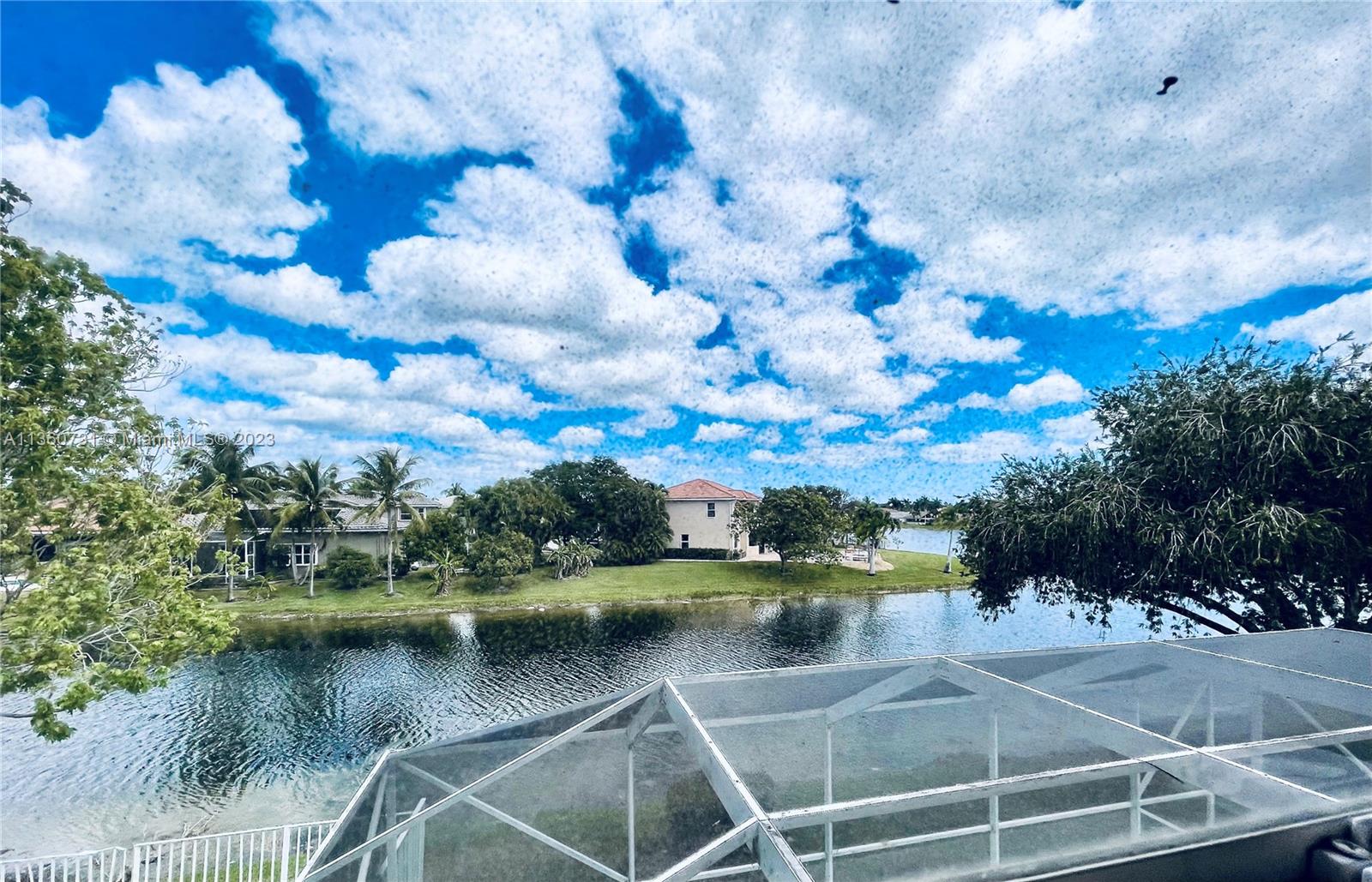 WYNDHAM LAKES CENTRAL - Residential