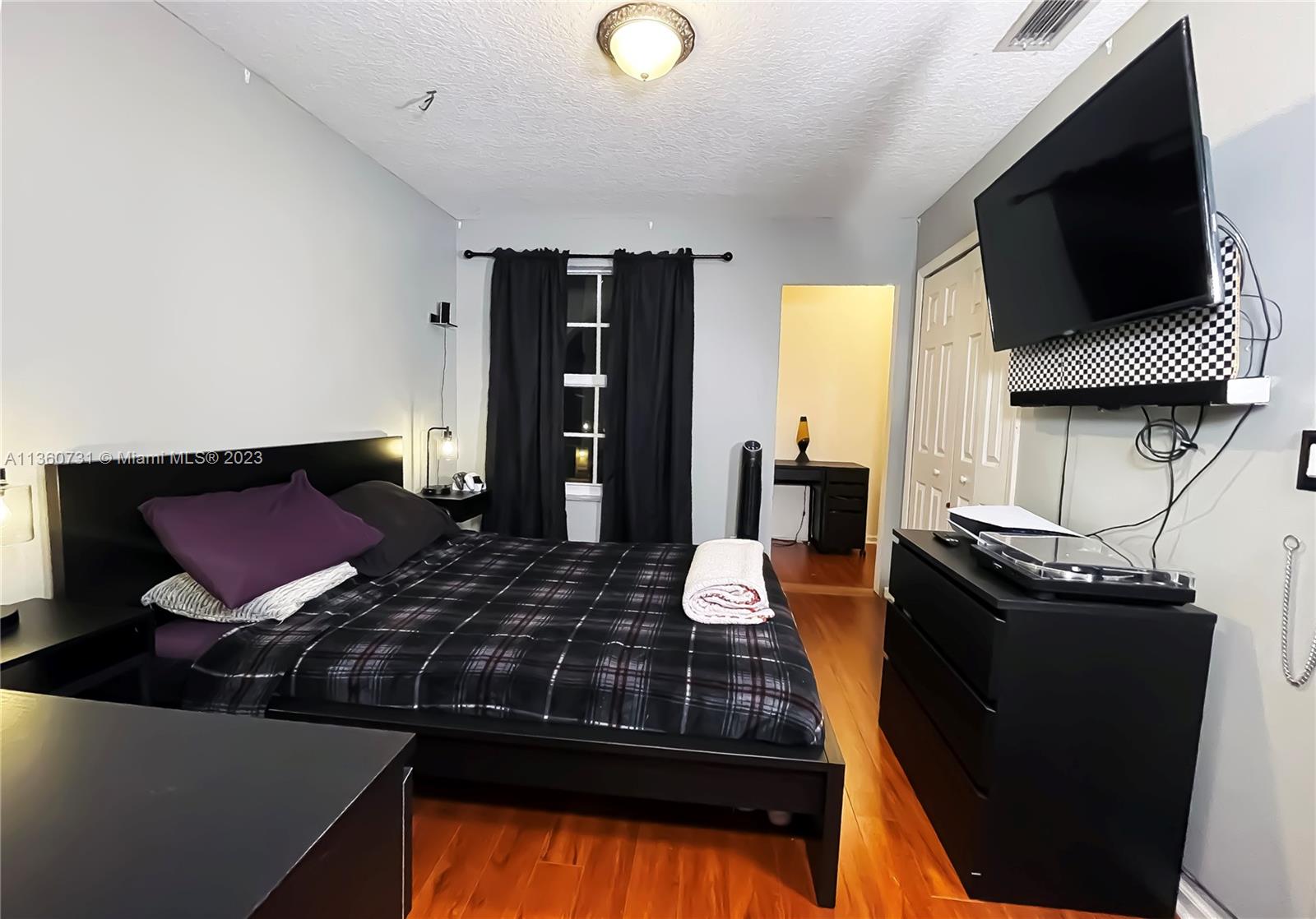 WYNDHAM LAKES CENTRAL - Residential