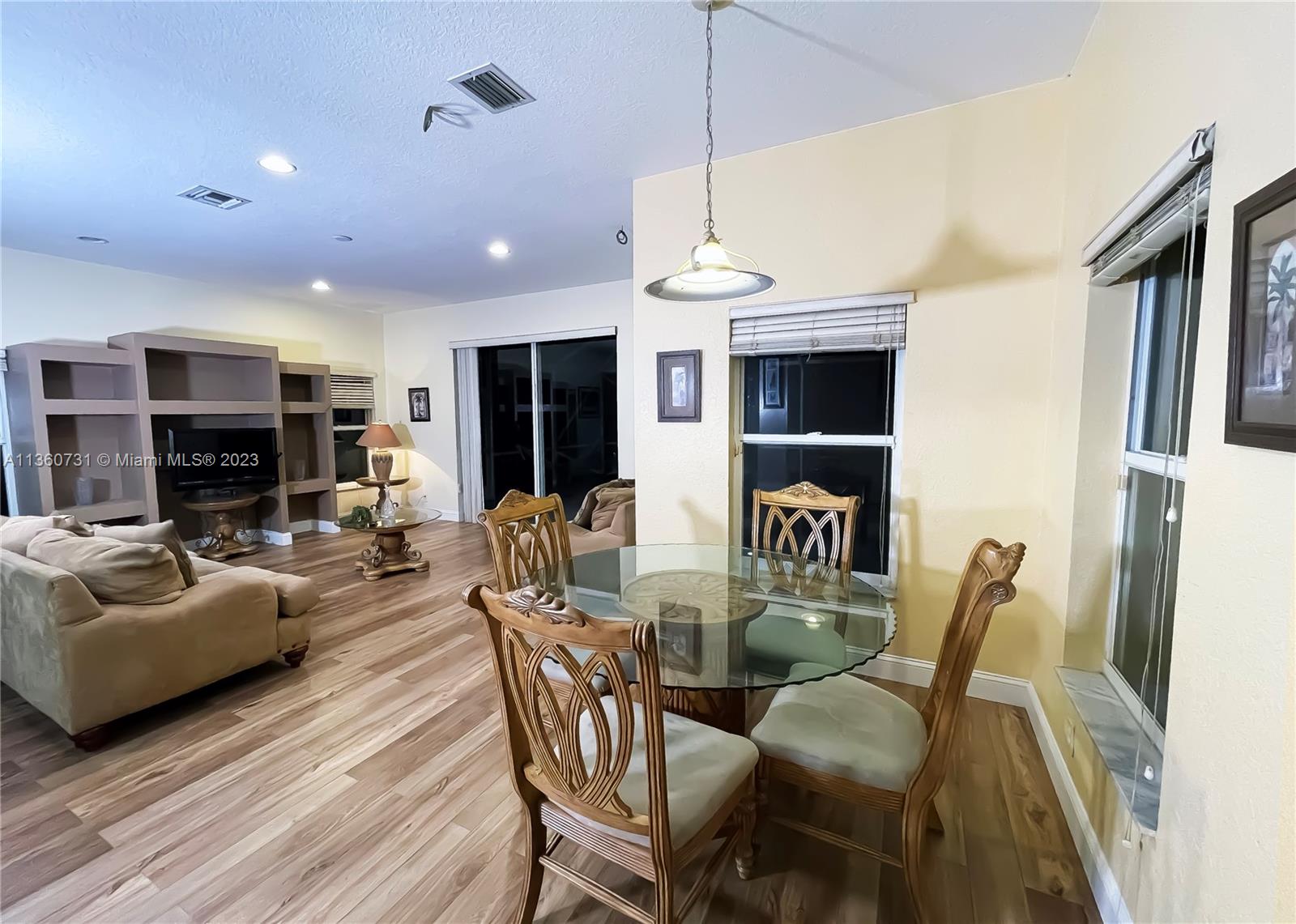 WYNDHAM LAKES CENTRAL - Residential