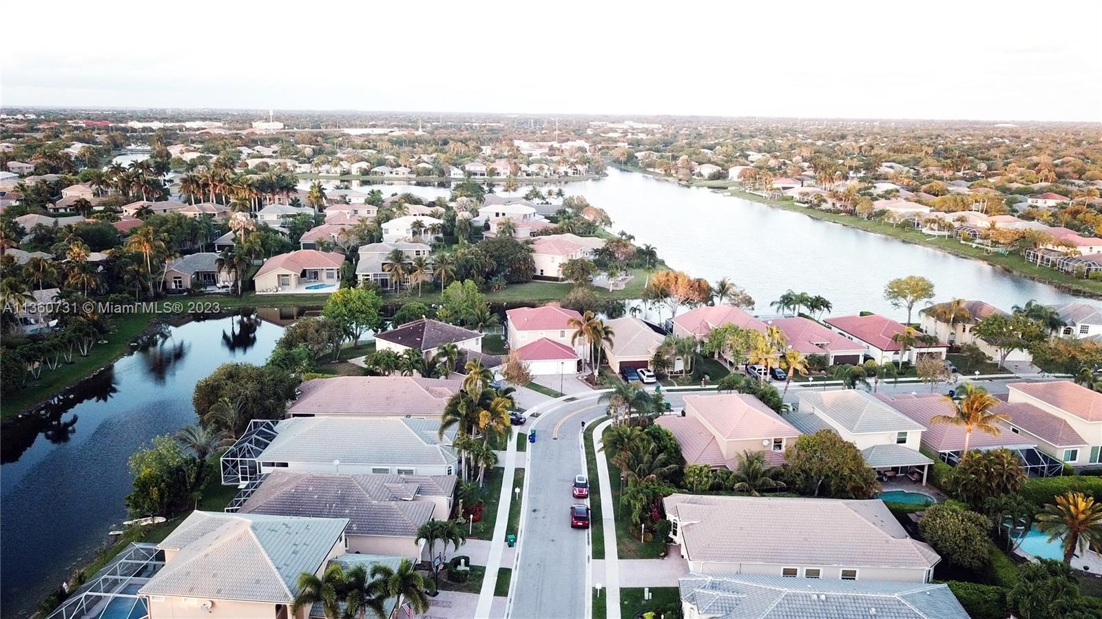 WYNDHAM LAKES CENTRAL - Residential