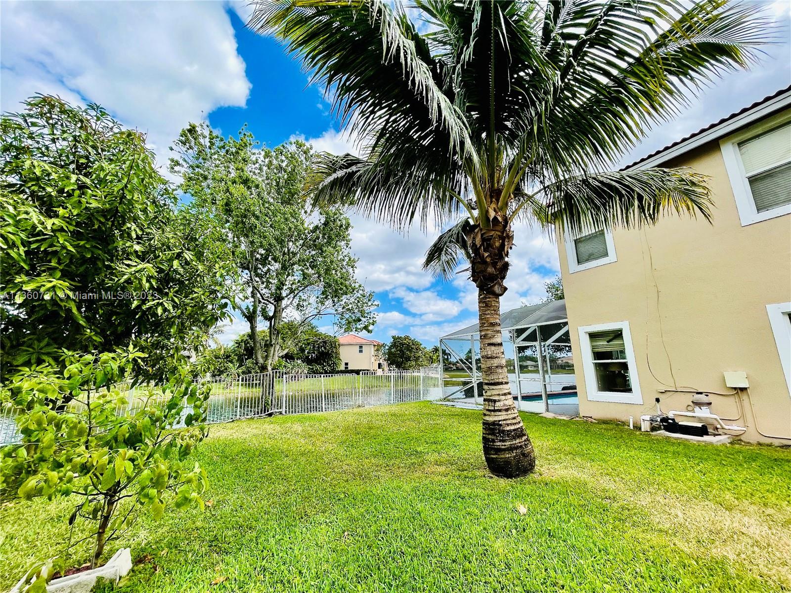 WYNDHAM LAKES CENTRAL - Residential
