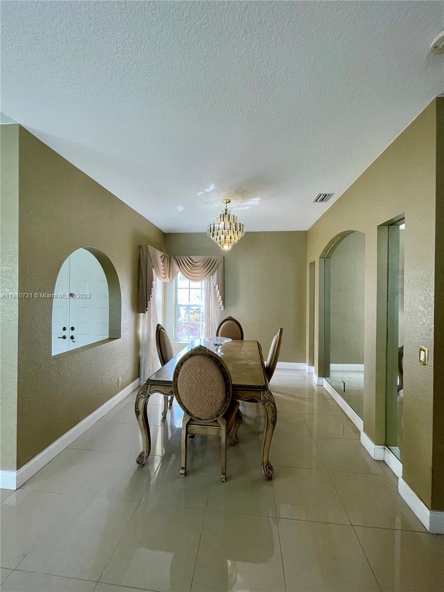 WYNDHAM LAKES CENTRAL - Residential