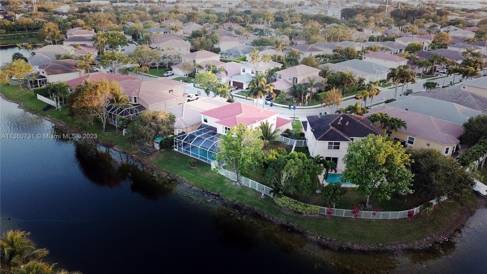 WYNDHAM LAKES CENTRAL - Residential