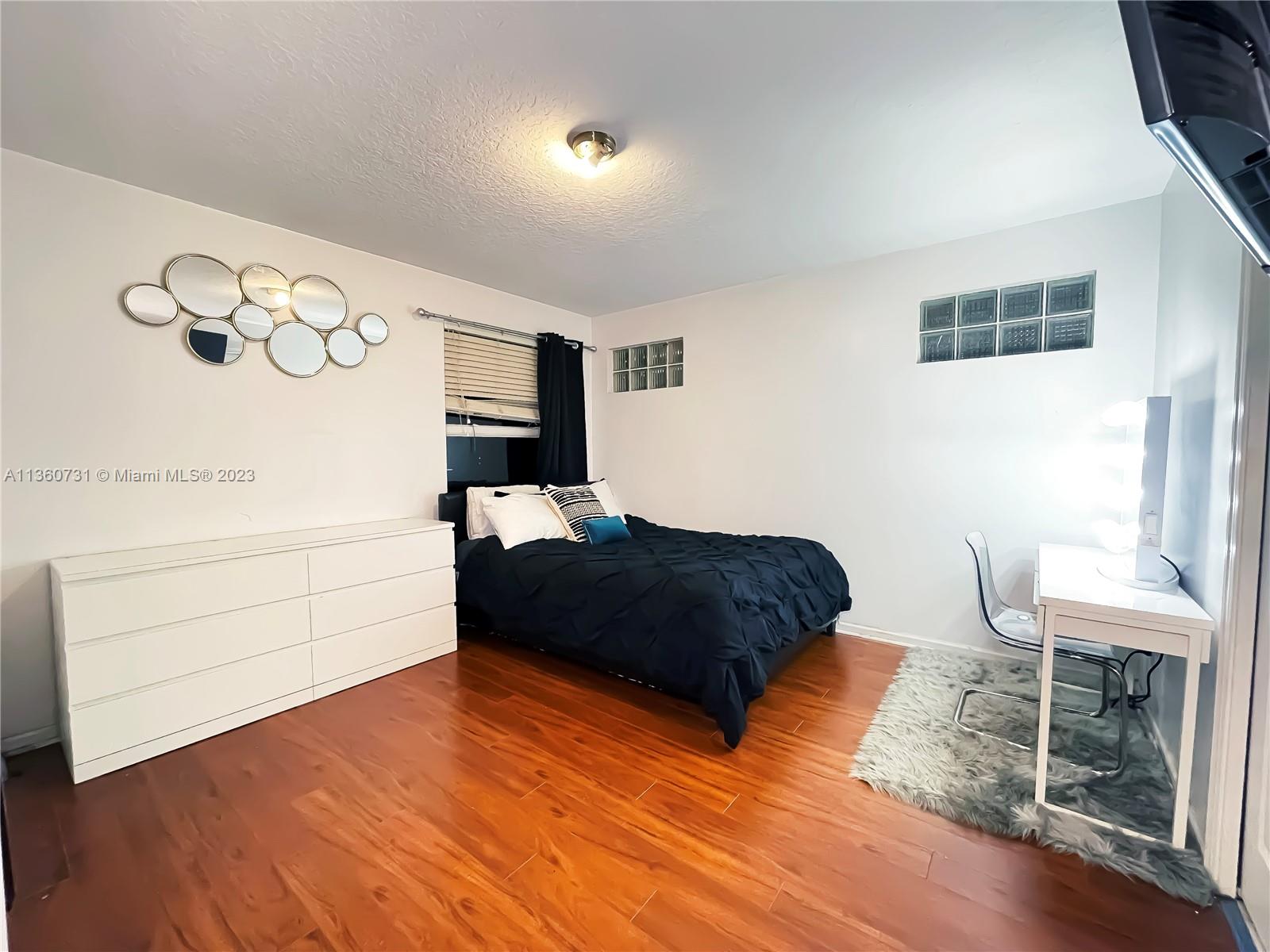 WYNDHAM LAKES CENTRAL - Residential