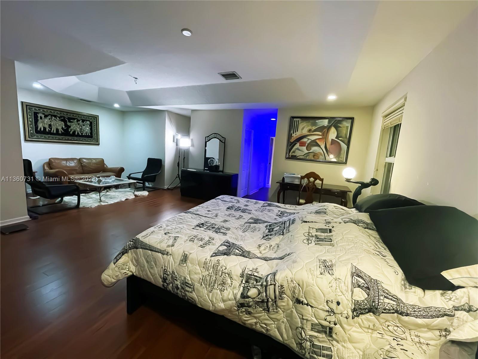 WYNDHAM LAKES CENTRAL - Residential