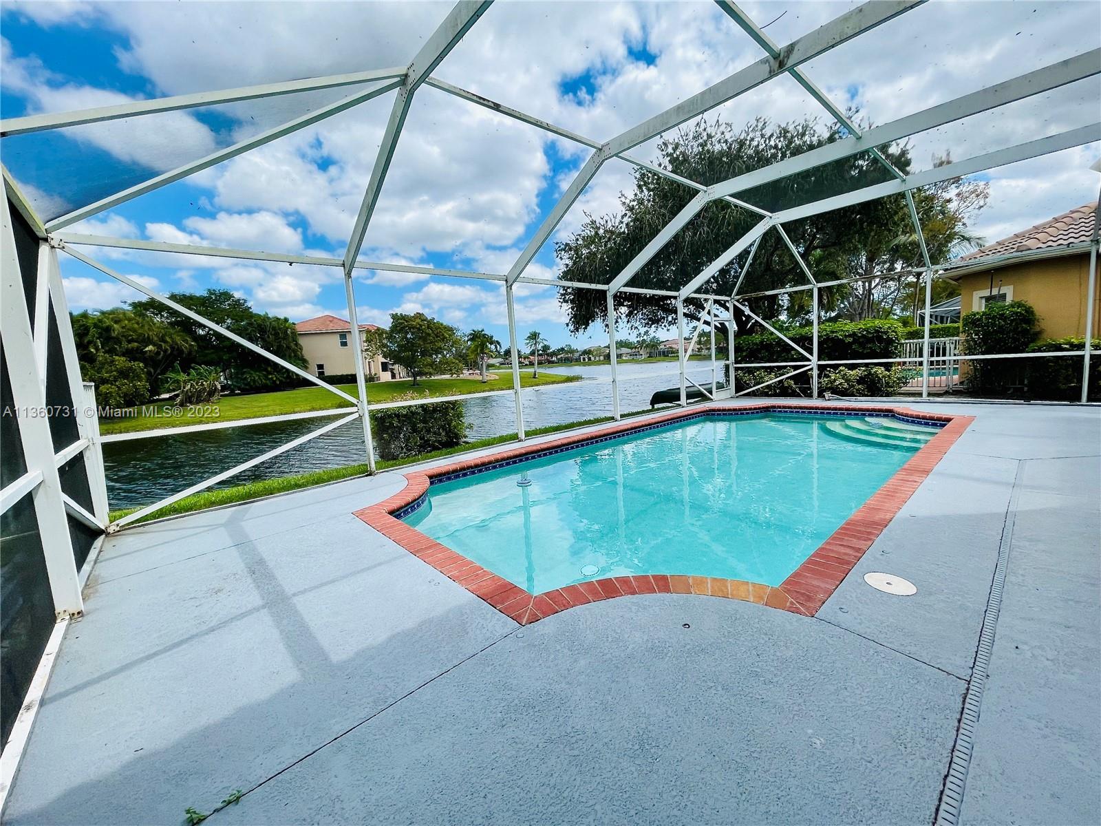 WYNDHAM LAKES CENTRAL - Residential