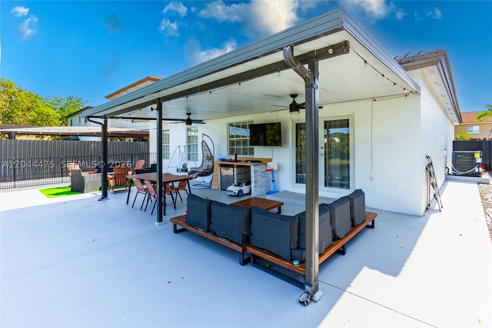 SAN DENIS ESTATES - Residential
