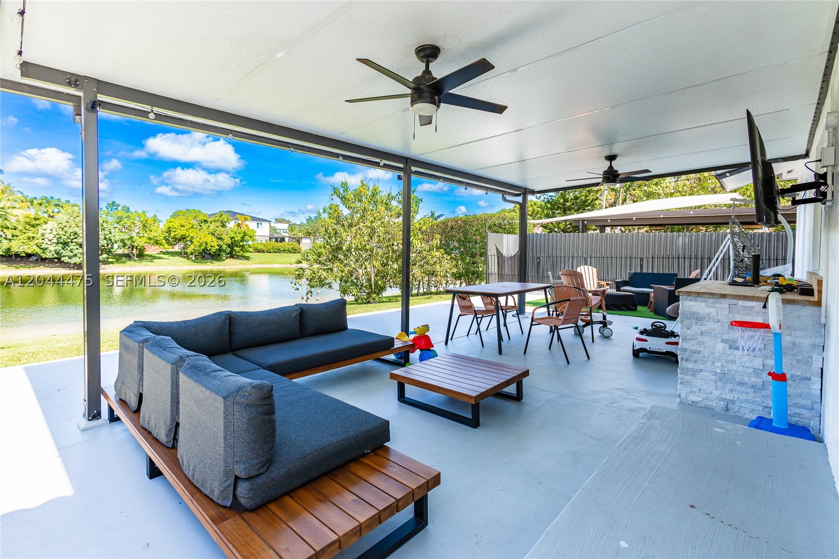 SAN DENIS ESTATES - Residential