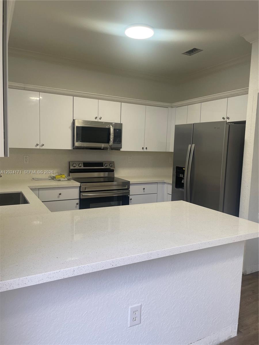 SHOMA VILLAS I AT COUNTRY - Residential Lease