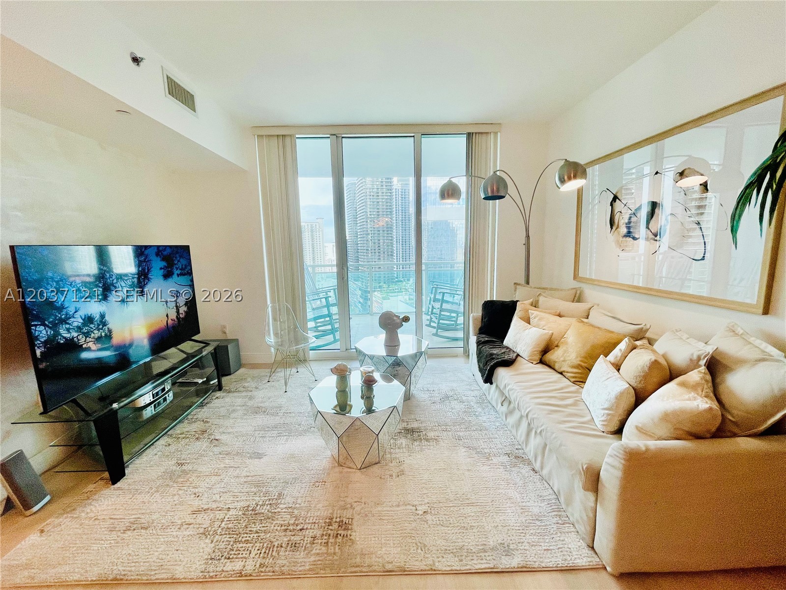 THE PLAZA 851 BRICKELL CO - Residential Lease
