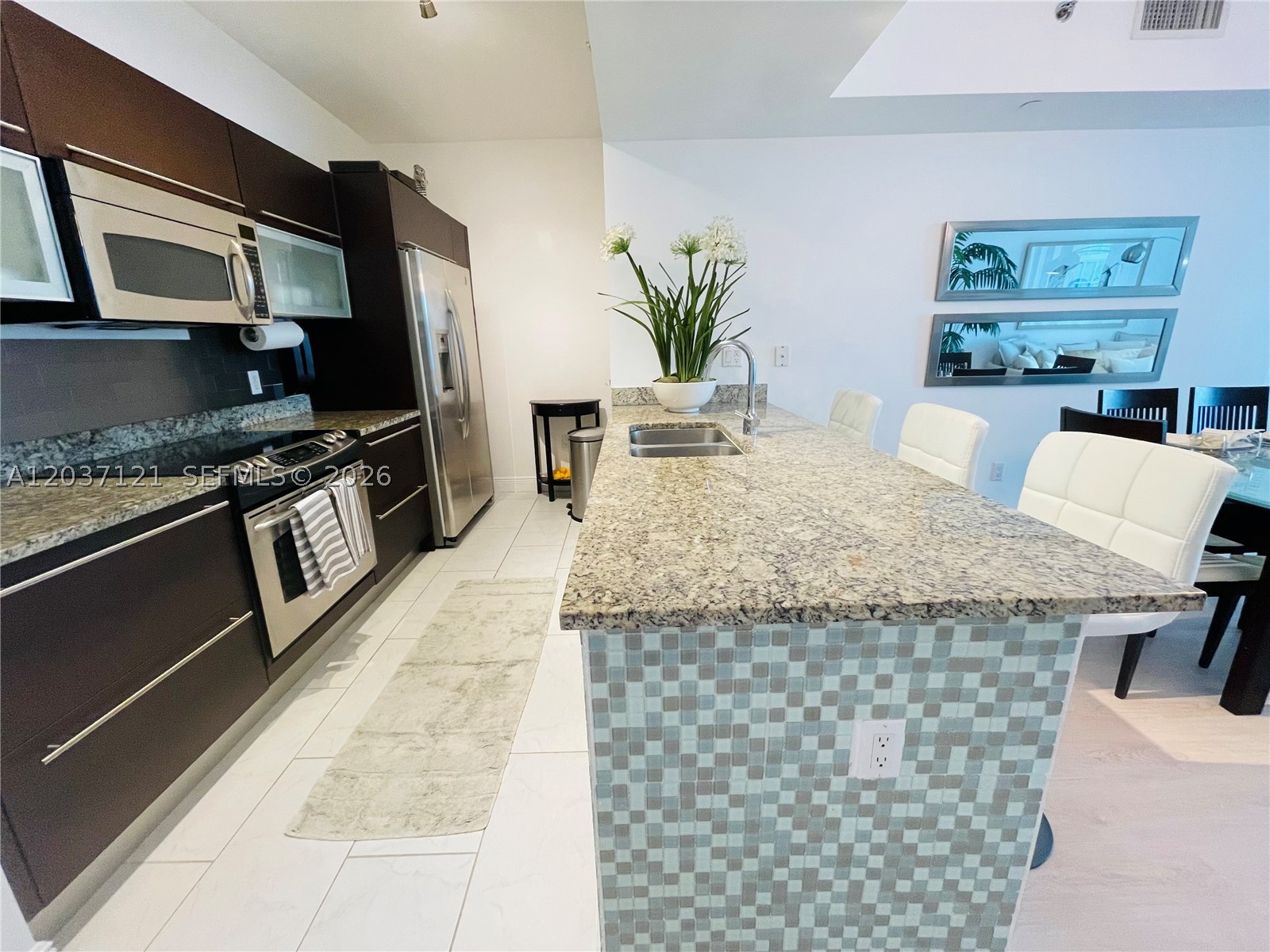 THE PLAZA 851 BRICKELL CO - Residential Lease