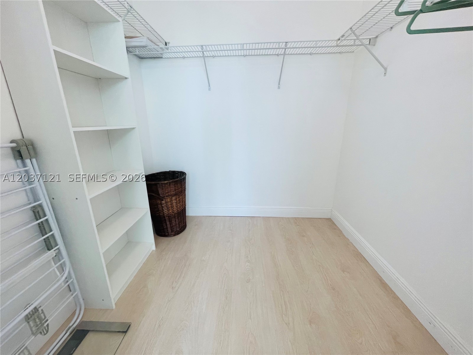 THE PLAZA 851 BRICKELL CO - Residential Lease