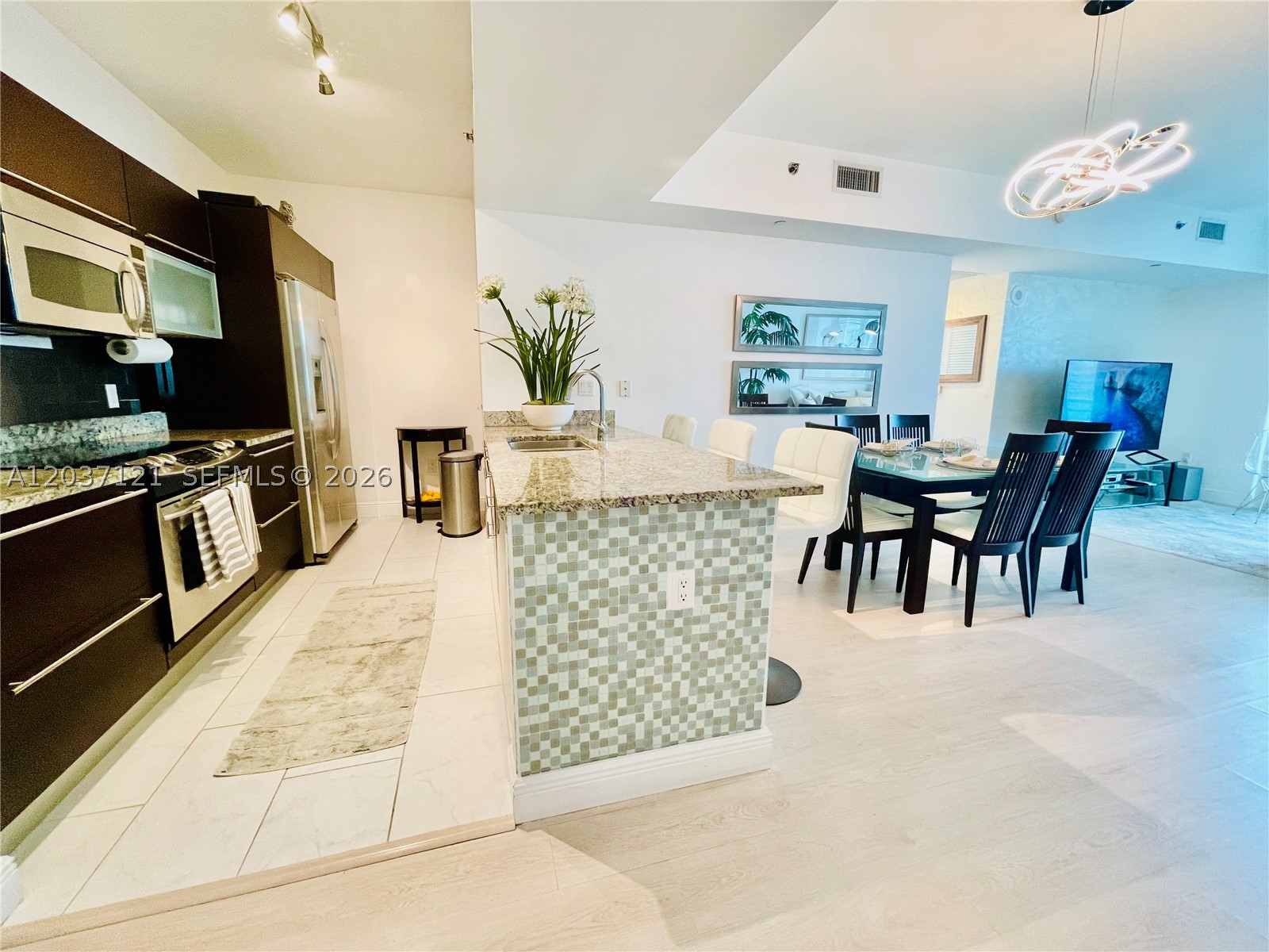 THE PLAZA 851 BRICKELL CO - Residential Lease