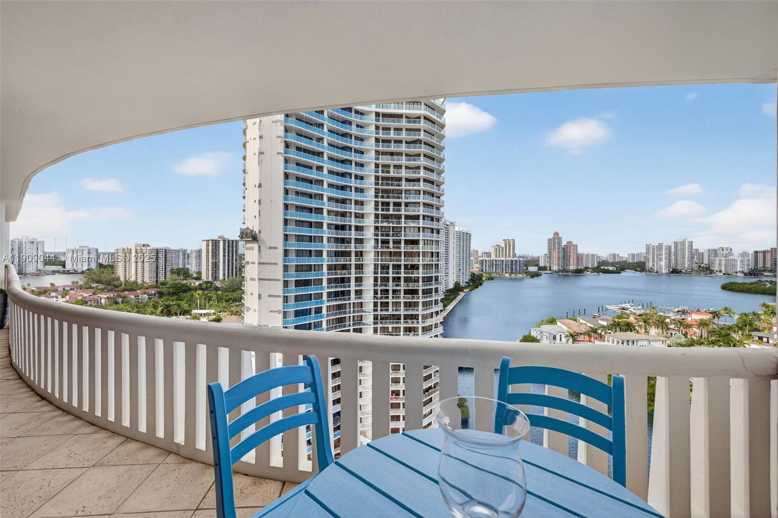 3000 ISL BLVD WILLIAMS IS - Residential