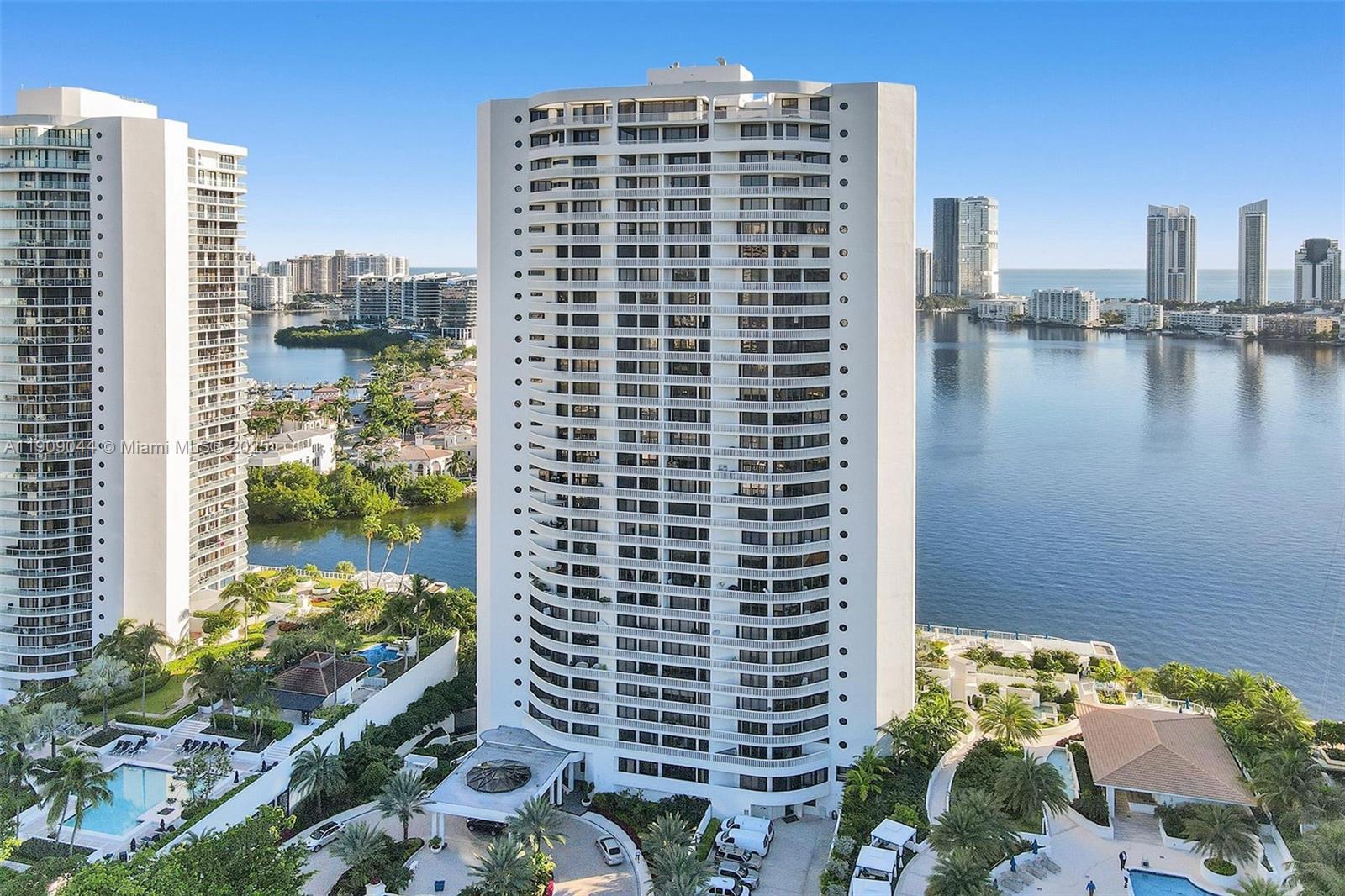 3000 ISL BLVD WILLIAMS IS - Residential