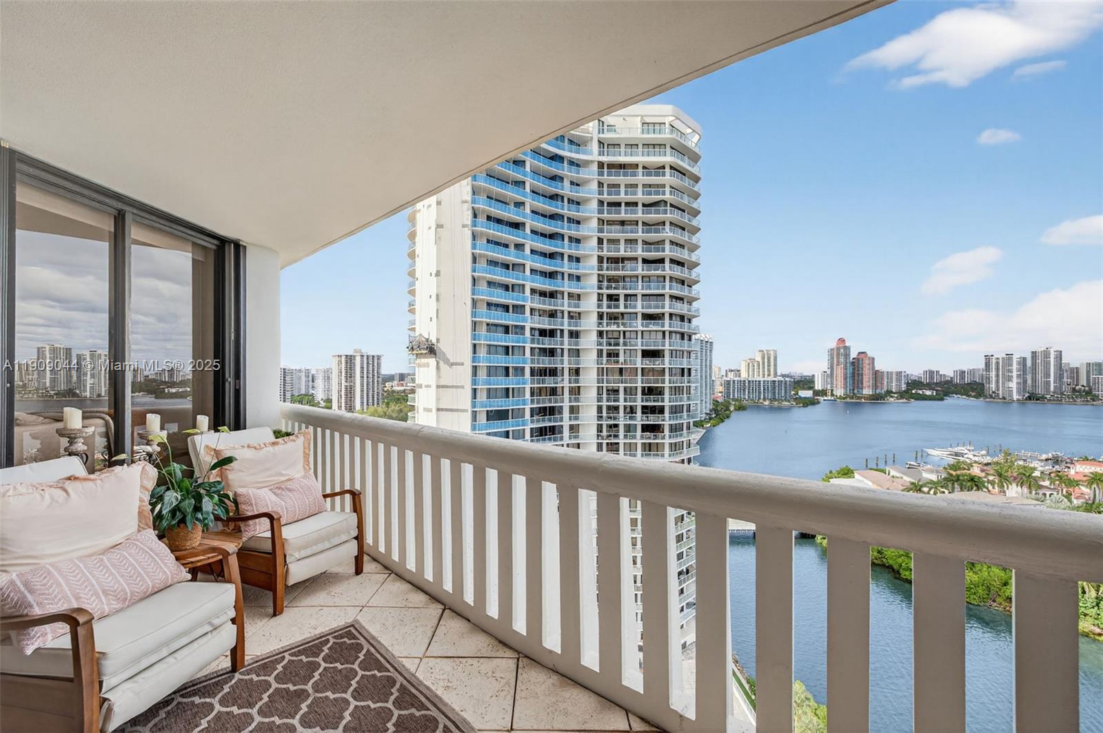 3000 ISL BLVD WILLIAMS IS - Residential