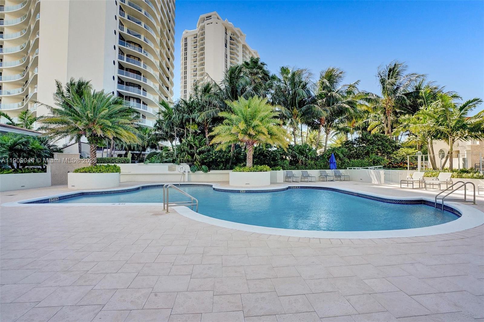 3000 ISL BLVD WILLIAMS IS - Residential